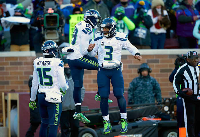 07-NFC-Wild-Card-Playoffs-Russell-Wilson-Doug-Baldwin-SI-168_TK1_01720.jpg